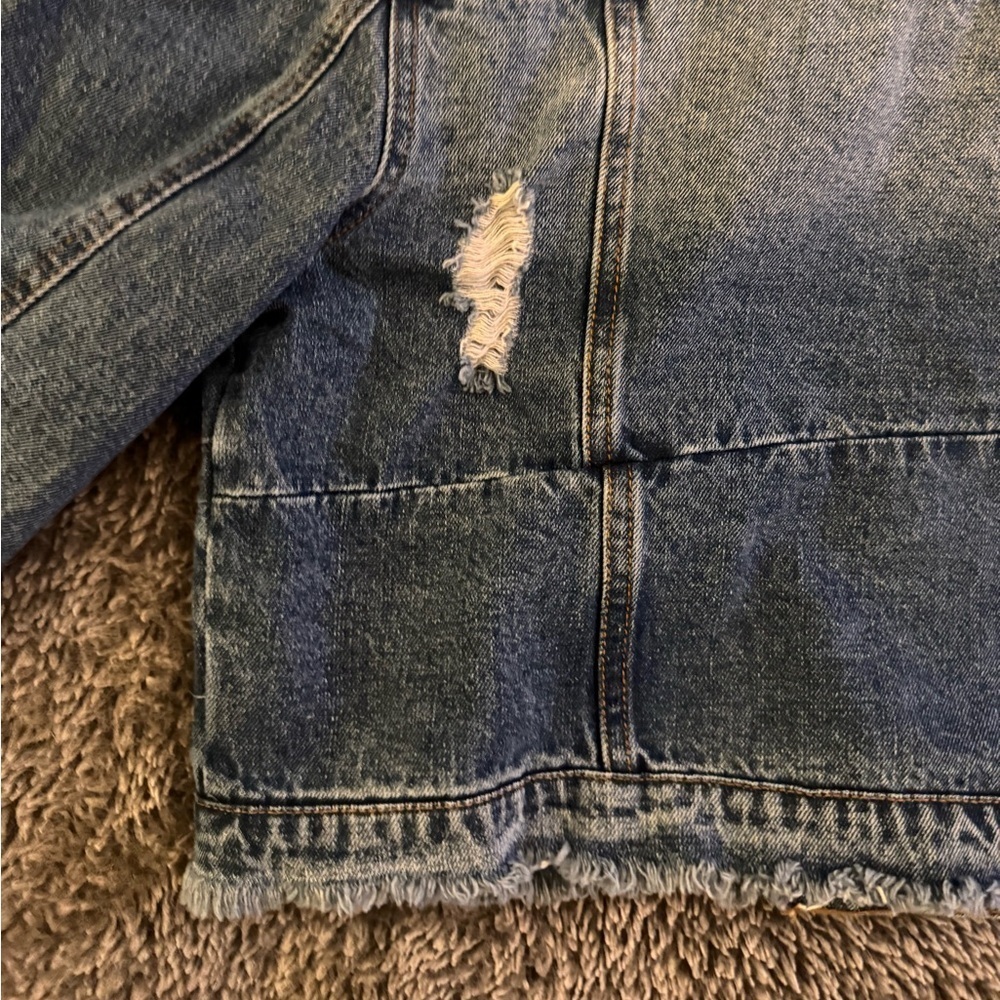 ASHLEY VINTAGE CHARM Distressed Cropped Denim Jacket - Picture 7 of 12